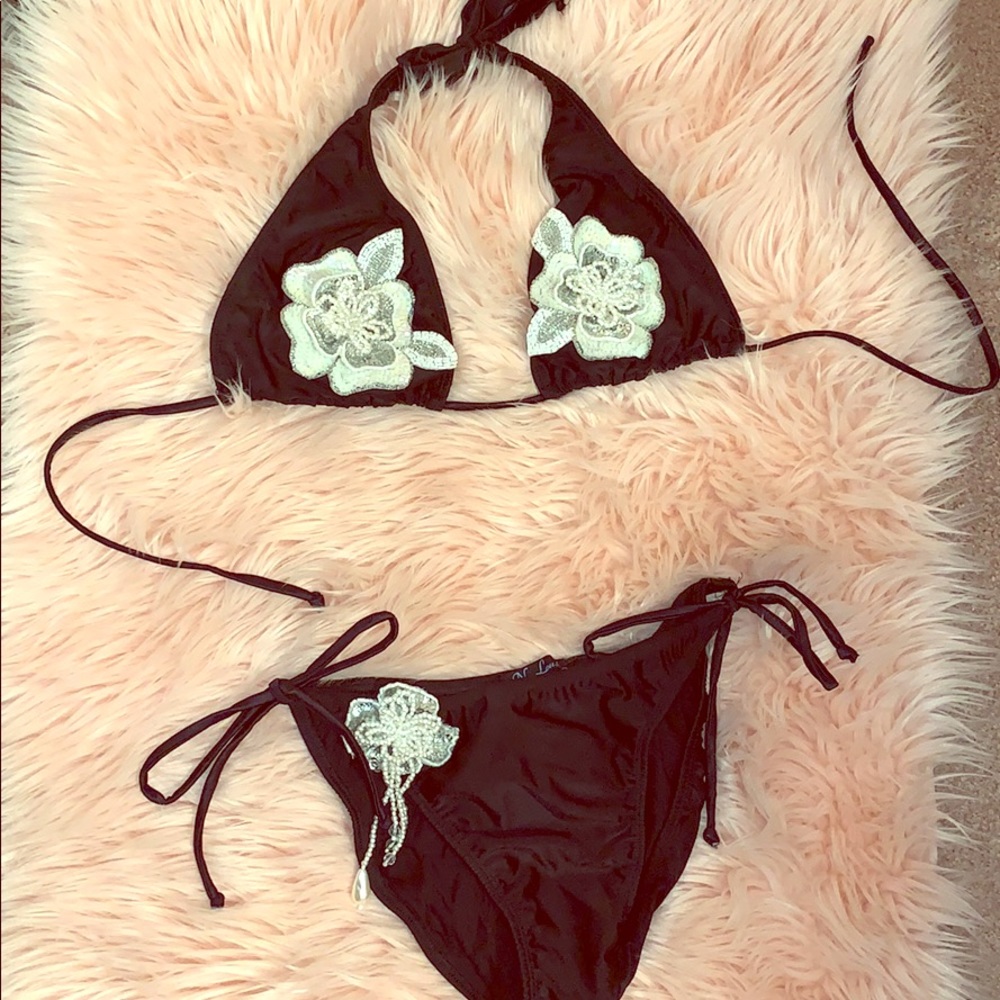 Boutique Black string bikini wwhite sequin flowers